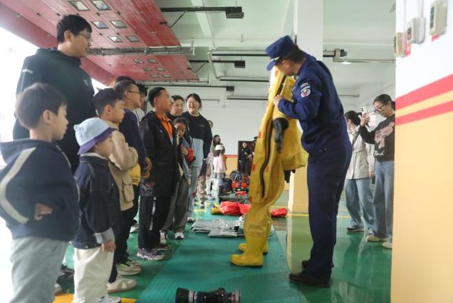 支队：萌娃争当“小小消防员”开元棋牌中国石油辽河油田消防(图1)